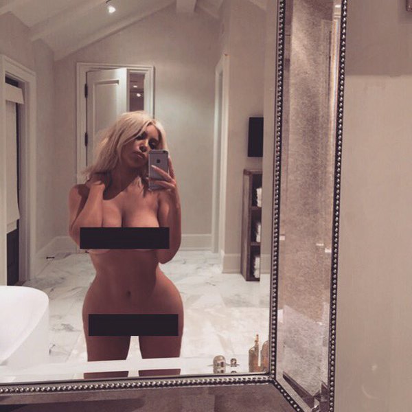 Kim Kardashian Selfie Desnuda