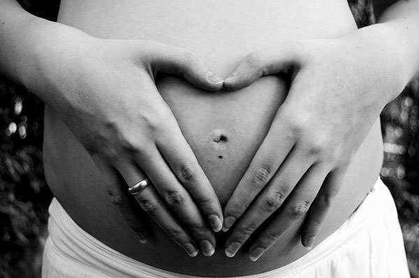 Haptonomia, el amor al bebe en el utero