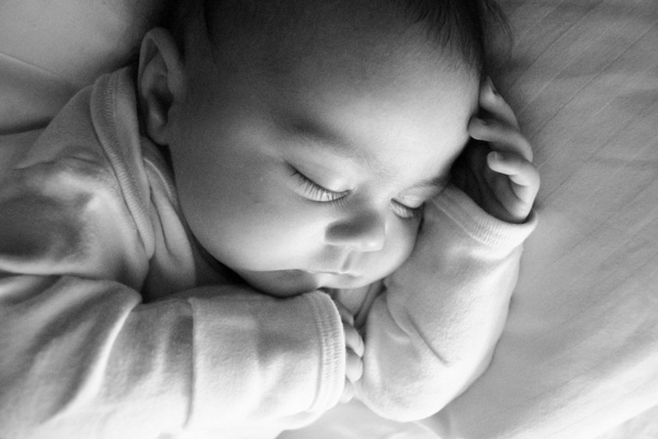 El continuo dormir en los bebés tiene que ver con la maduración cerebral