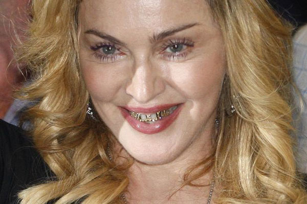 Madonna con grills