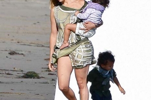 Jennifer Lopez y sus hijos Emme y Max
