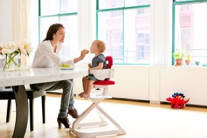 La silla de comer para bebés