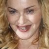 Madonna con grills